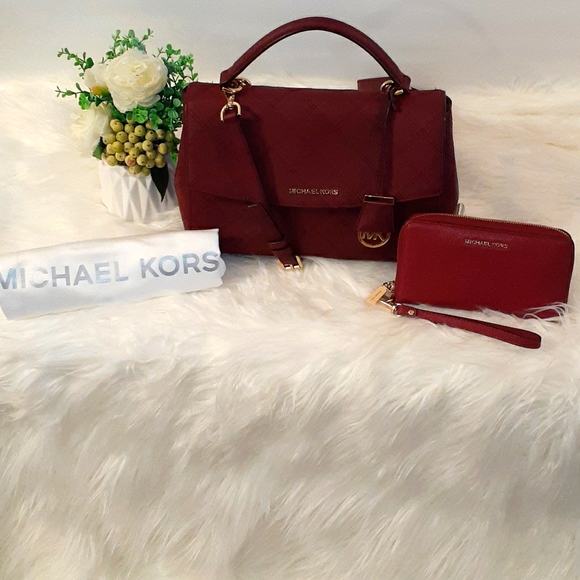 Michael Kors Handbags - MK Set - Ava Medium Quilted Satchel
